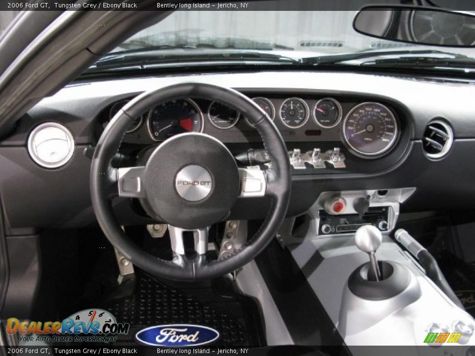 Dashboard of 2006 Ford GT  Photo #8