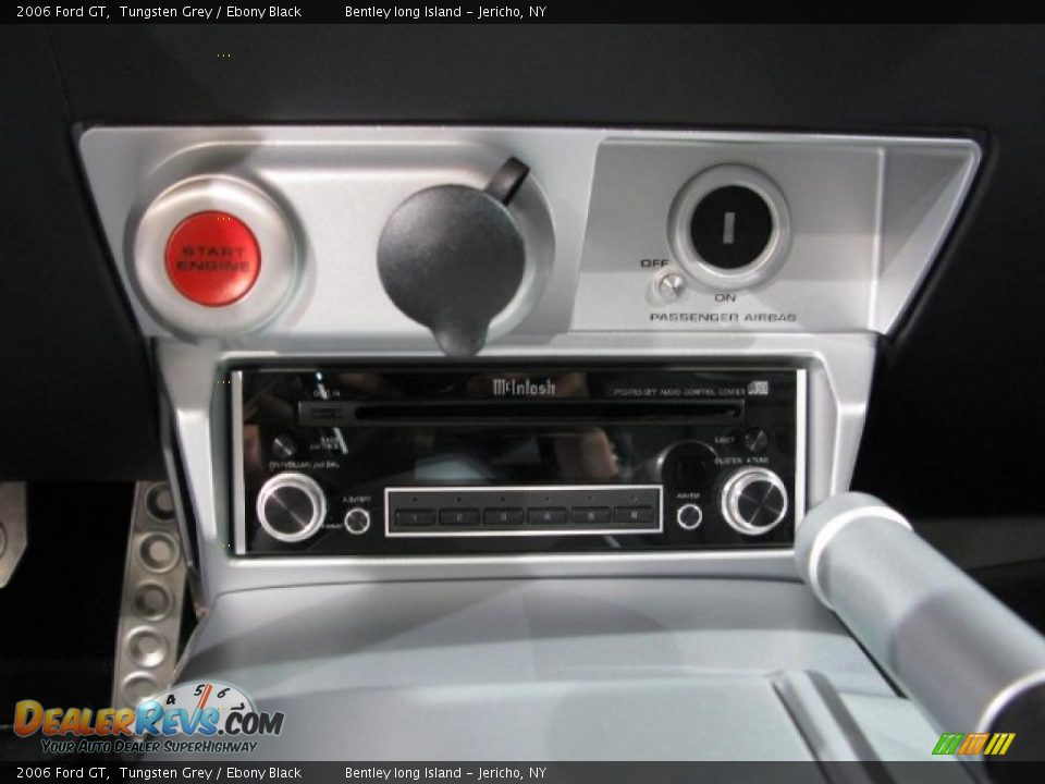 Controls of 2006 Ford GT  Photo #12