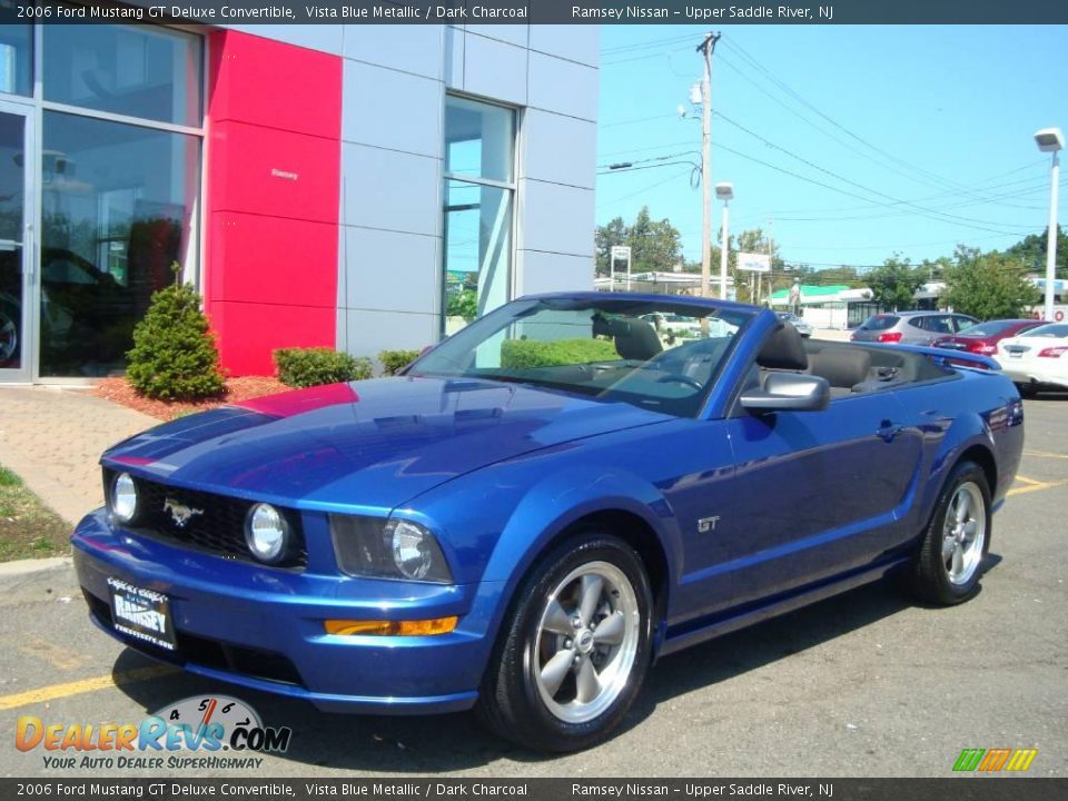 Front 3/4 View of 2006 Ford Mustang GT Deluxe Convertible Photo #7