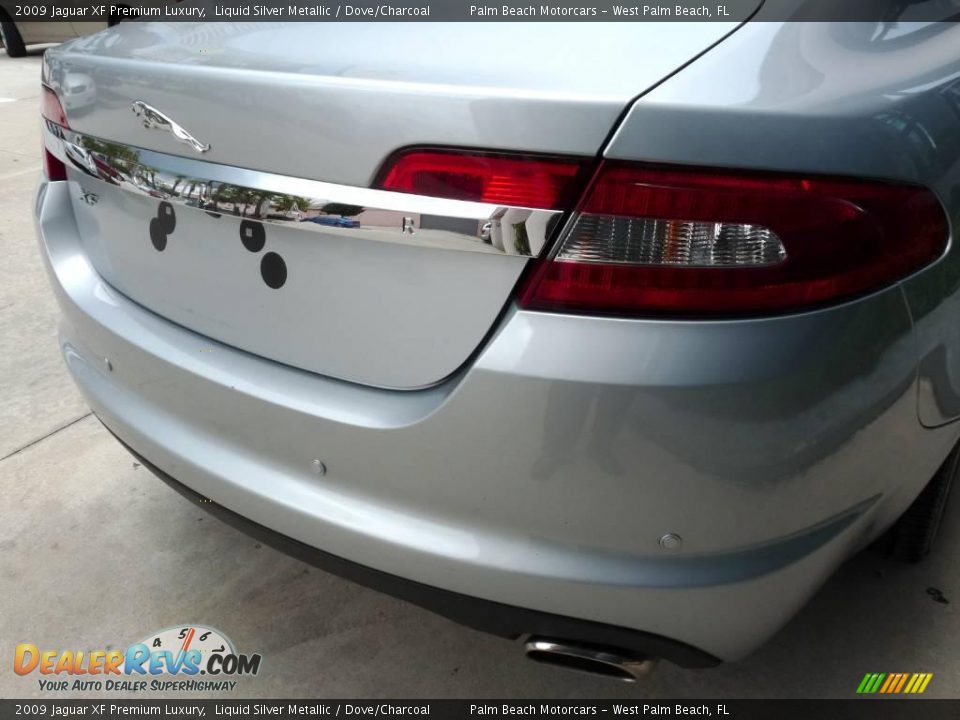 2009 Jaguar XF Premium Luxury Liquid Silver Metallic / Dove/Charcoal Photo #7