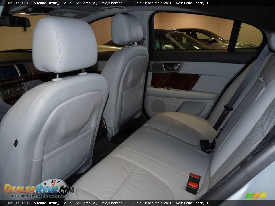 2009 Jaguar XF Premium Luxury Liquid Silver Metallic / Dove/Charcoal Photo #18
