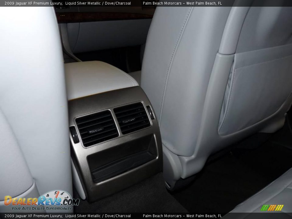 2009 Jaguar XF Premium Luxury Liquid Silver Metallic / Dove/Charcoal Photo #20