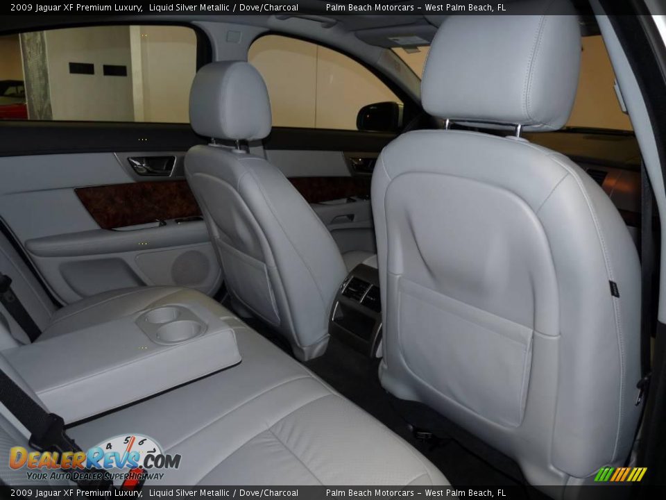 2009 Jaguar XF Premium Luxury Liquid Silver Metallic / Dove/Charcoal Photo #21