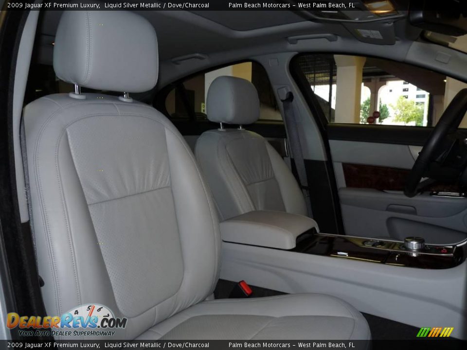 2009 Jaguar XF Premium Luxury Liquid Silver Metallic / Dove/Charcoal Photo #25
