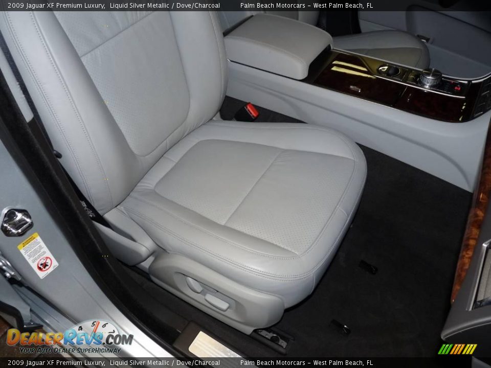 2009 Jaguar XF Premium Luxury Liquid Silver Metallic / Dove/Charcoal Photo #26