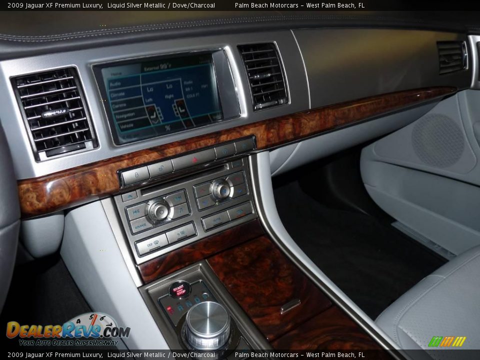 2009 Jaguar XF Premium Luxury Liquid Silver Metallic / Dove/Charcoal Photo #28
