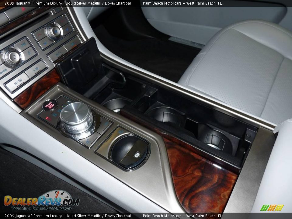 2009 Jaguar XF Premium Luxury Liquid Silver Metallic / Dove/Charcoal Photo #29