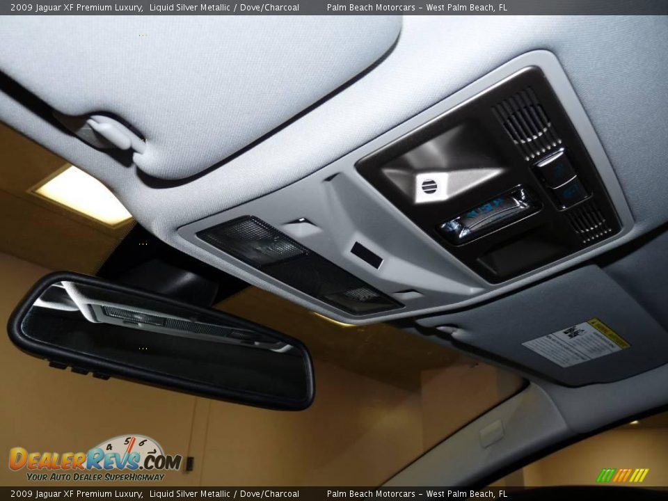2009 Jaguar XF Premium Luxury Liquid Silver Metallic / Dove/Charcoal Photo #33