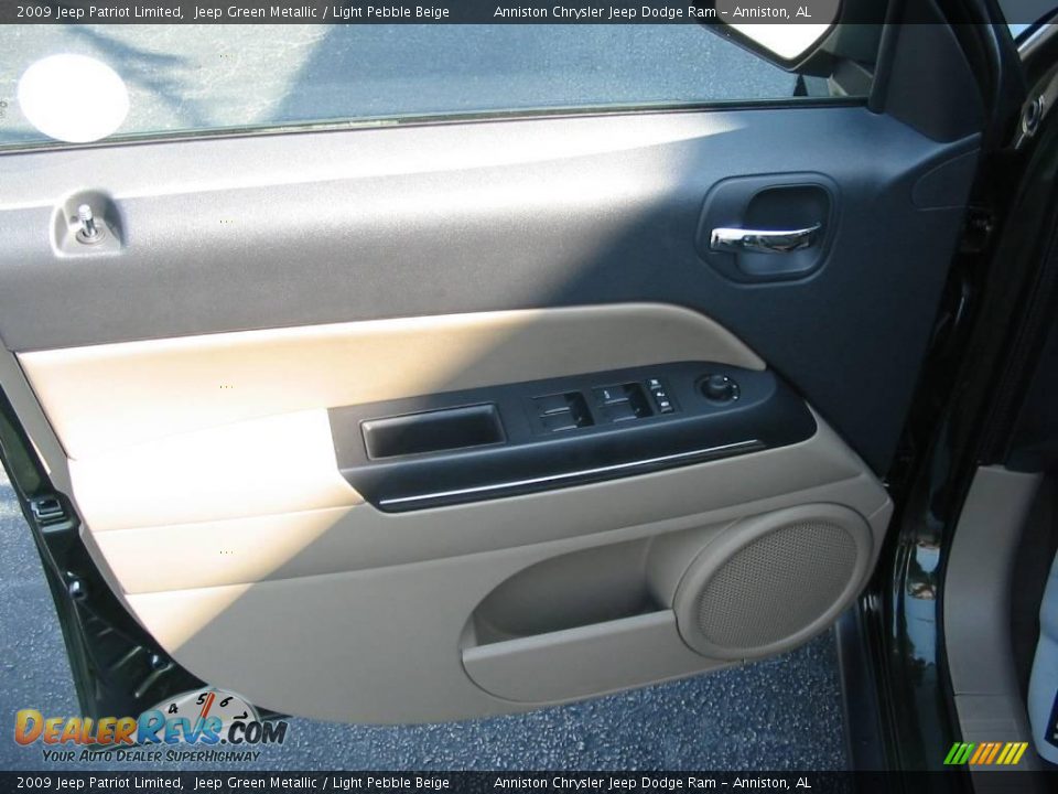 2009 Jeep Patriot Limited Jeep Green Metallic / Light Pebble Beige Photo #13