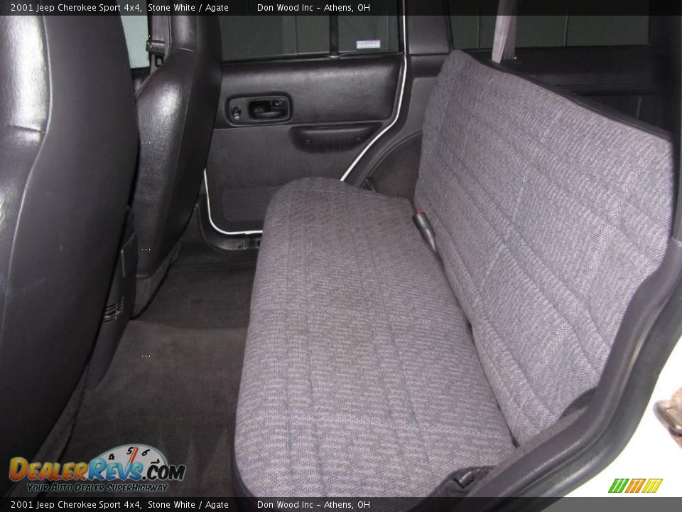 2001 Jeep Cherokee Sport 4x4 Stone White / Agate Photo #11