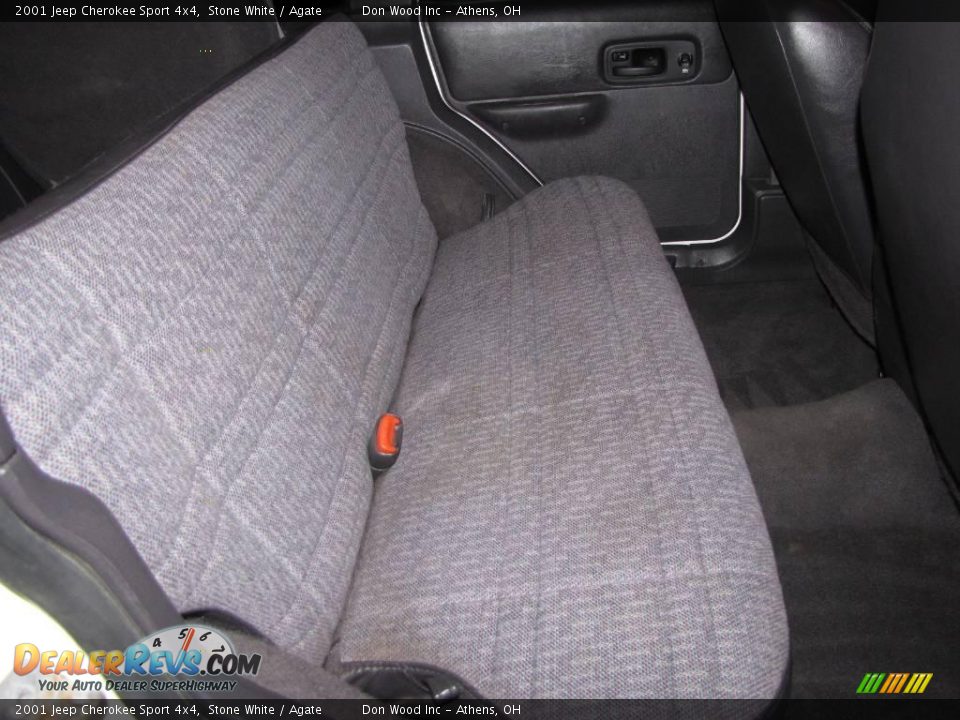 2001 Jeep Cherokee Sport 4x4 Stone White / Agate Photo #12