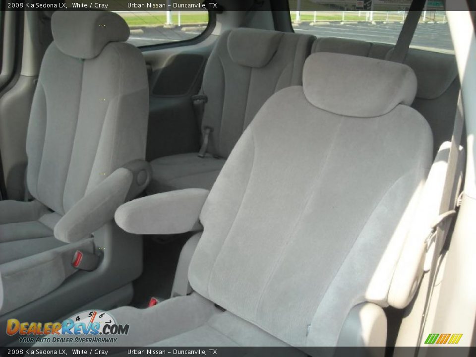 2008 Kia Sedona LX White / Gray Photo #8