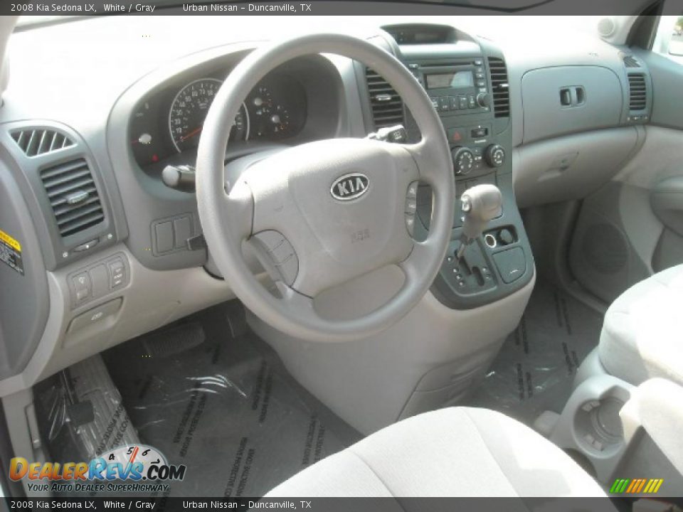 2008 Kia Sedona LX White / Gray Photo #10