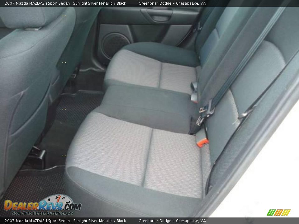 2007 Mazda MAZDA3 i Sport Sedan Sunlight Silver Metallic / Black Photo #10