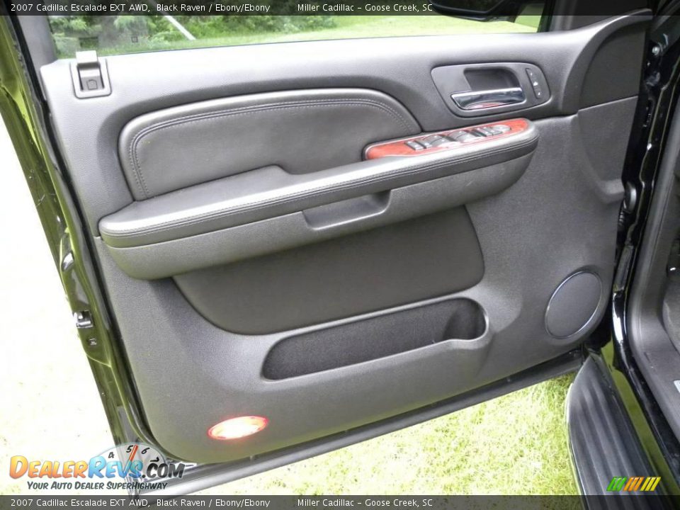 2007 Cadillac Escalade EXT AWD Black Raven / Ebony/Ebony Photo #8