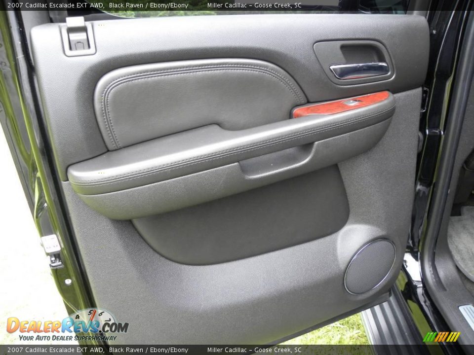 2007 Cadillac Escalade EXT AWD Black Raven / Ebony/Ebony Photo #10