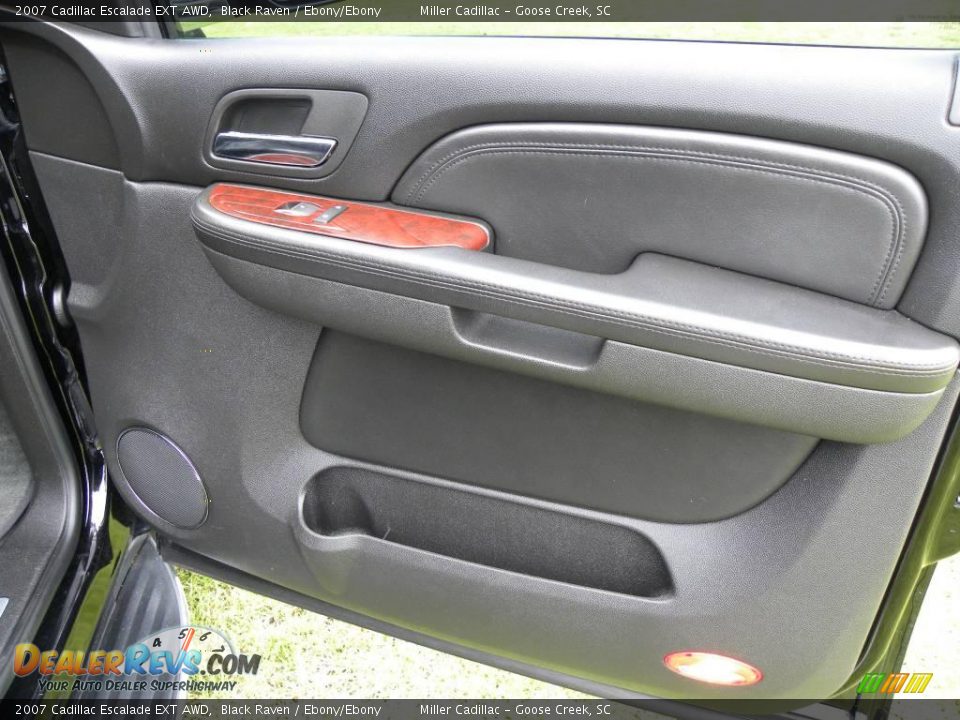 2007 Cadillac Escalade EXT AWD Black Raven / Ebony/Ebony Photo #12