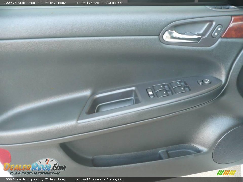 2009 Chevrolet Impala LT White / Ebony Photo #7