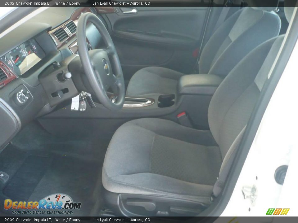 2009 Chevrolet Impala LT White / Ebony Photo #9