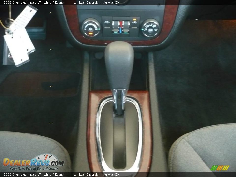 2009 Chevrolet Impala LT White / Ebony Photo #19