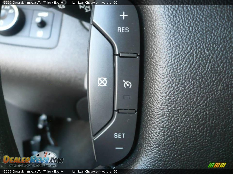 2009 Chevrolet Impala LT White / Ebony Photo #24