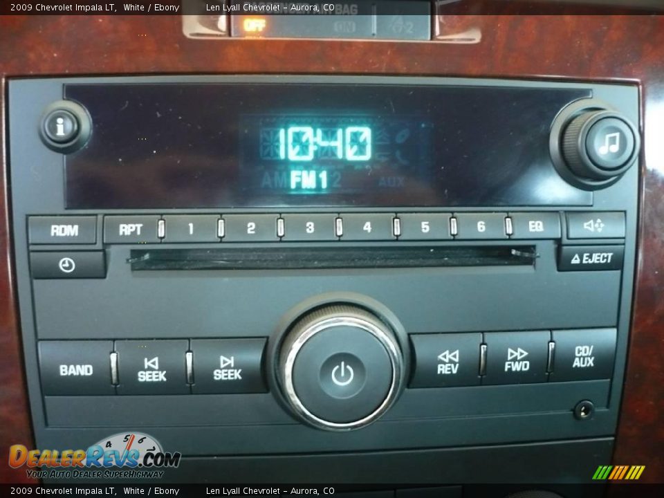 2009 Chevrolet Impala LT White / Ebony Photo #26