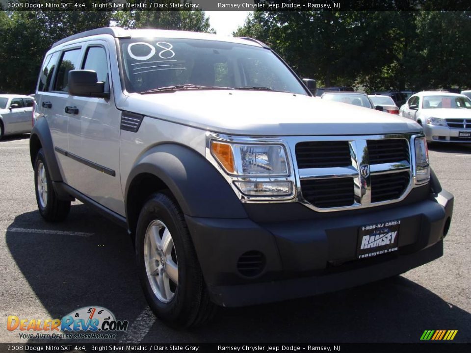 2008 Dodge Nitro SXT 4x4 Bright Silver Metallic / Dark Slate Gray Photo #3