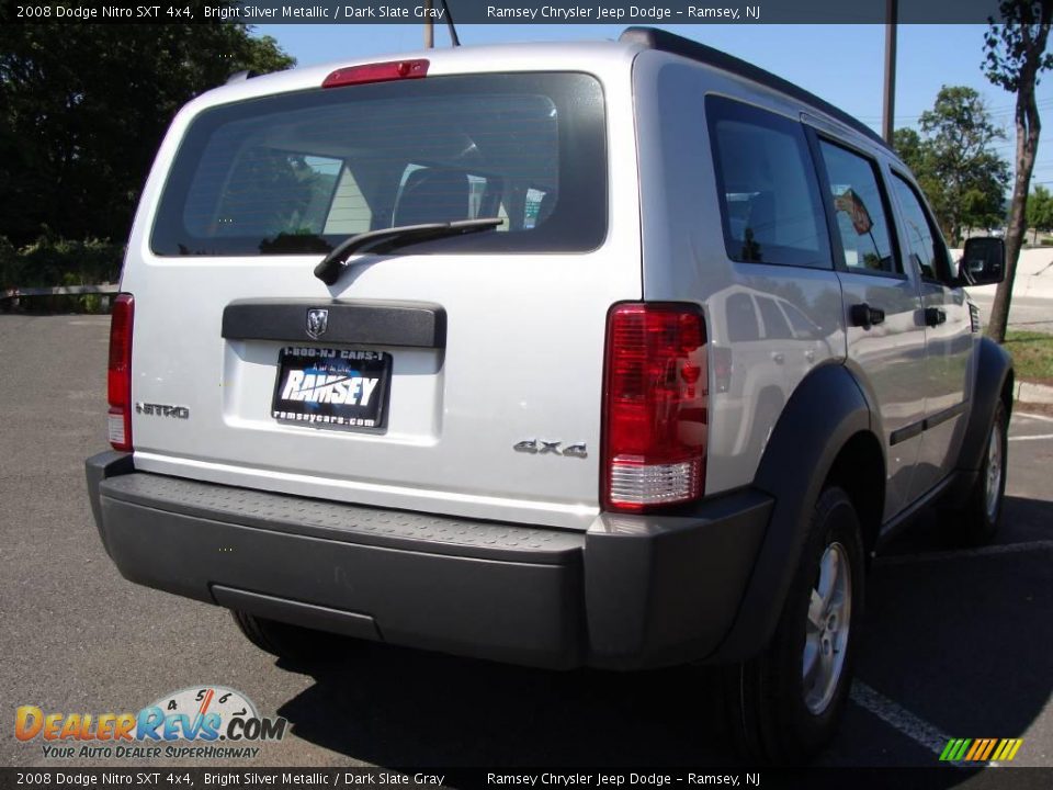 2008 Dodge Nitro SXT 4x4 Bright Silver Metallic / Dark Slate Gray Photo #4