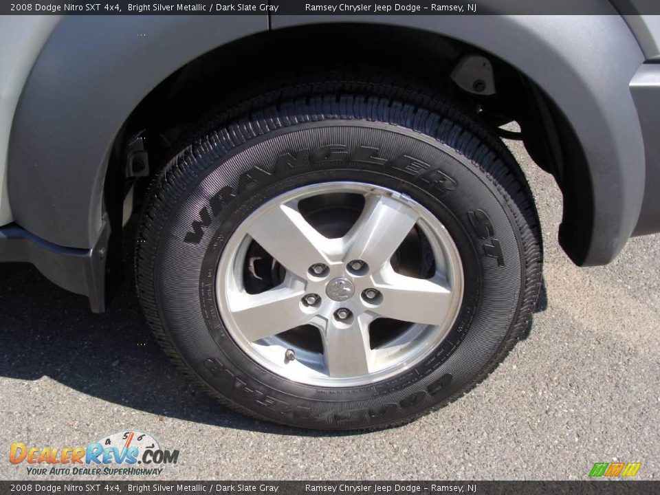 2008 Dodge Nitro SXT 4x4 Bright Silver Metallic / Dark Slate Gray Photo #6