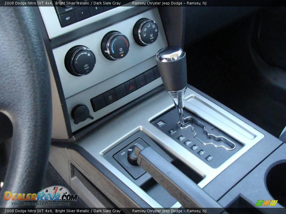 2008 Dodge Nitro SXT 4x4 Bright Silver Metallic / Dark Slate Gray Photo #13