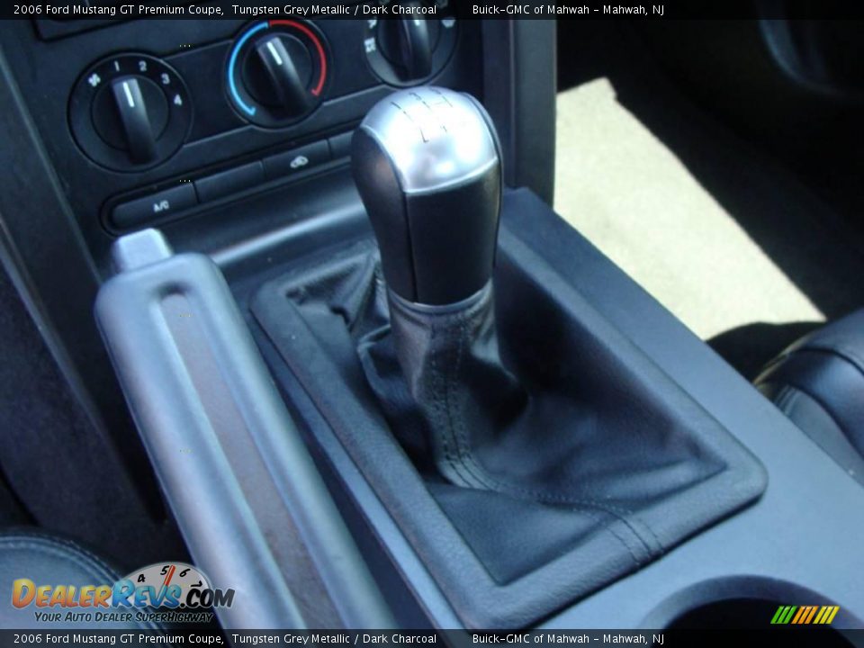 2006 Ford Mustang GT Premium Coupe Tungsten Grey Metallic / Dark Charcoal Photo #21