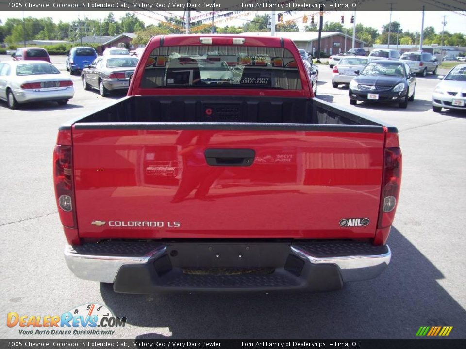 2005 Chevrolet Colorado LS Extended Cab Victory Red / Very Dark Pewter Photo #4