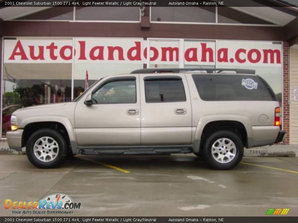 2001 Chevrolet Suburban 1500 Z71 4x4 Light Pewter Metallic / Light Gray/Neutral Photo #1