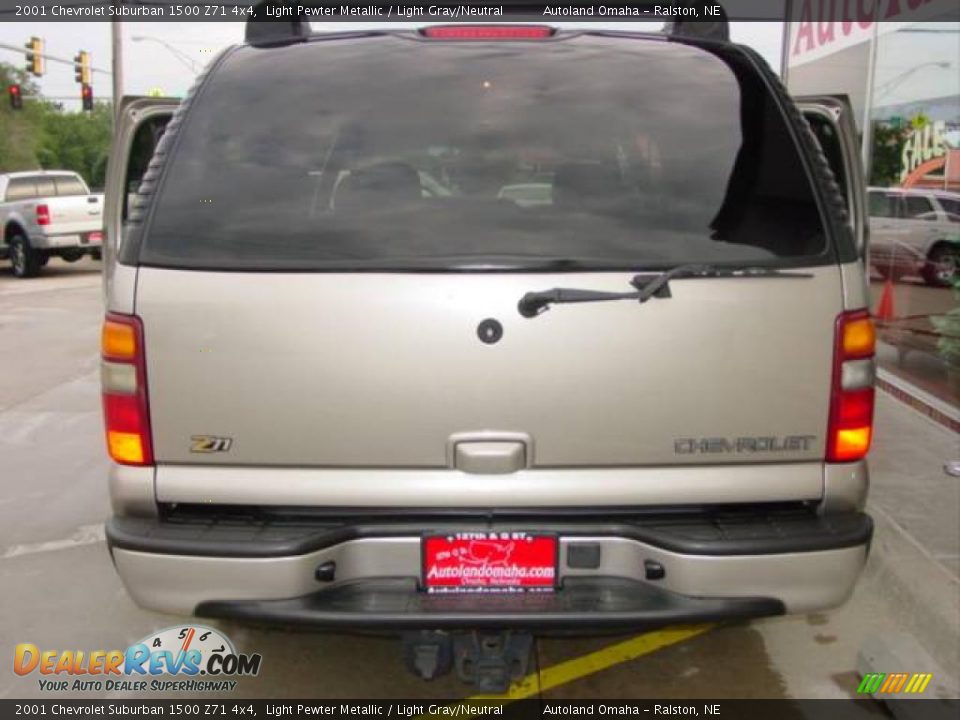 2001 Chevrolet Suburban 1500 Z71 4x4 Light Pewter Metallic / Light Gray/Neutral Photo #7