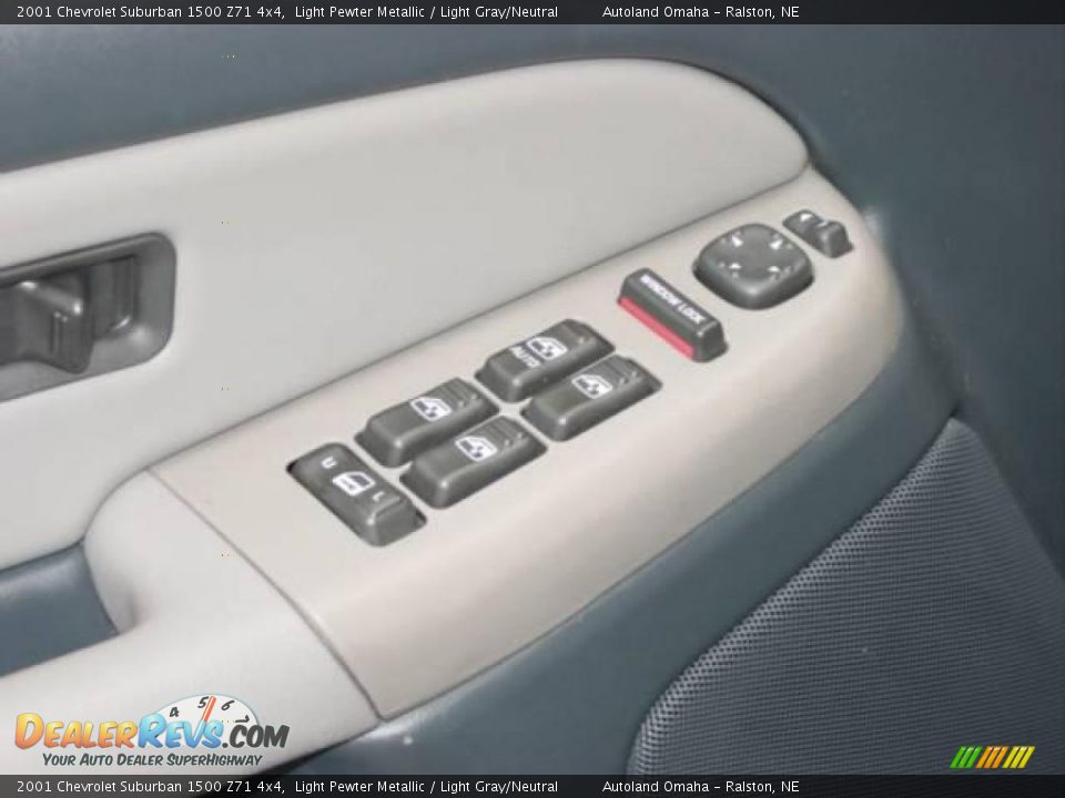 2001 Chevrolet Suburban 1500 Z71 4x4 Light Pewter Metallic / Light Gray/Neutral Photo #9