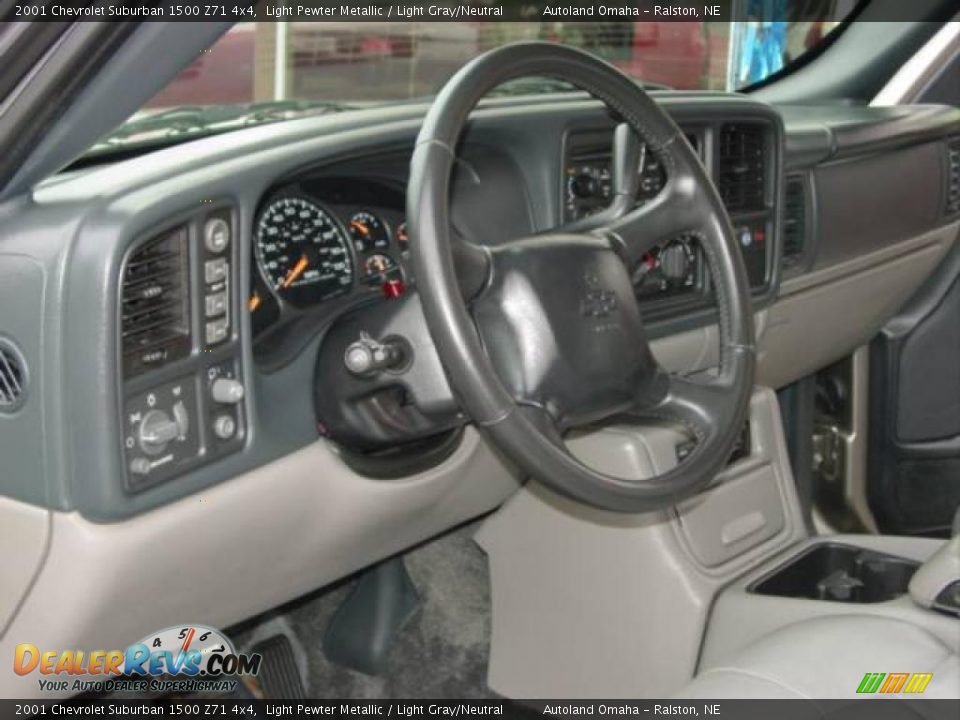 2001 Chevrolet Suburban 1500 Z71 4x4 Light Pewter Metallic / Light Gray/Neutral Photo #10