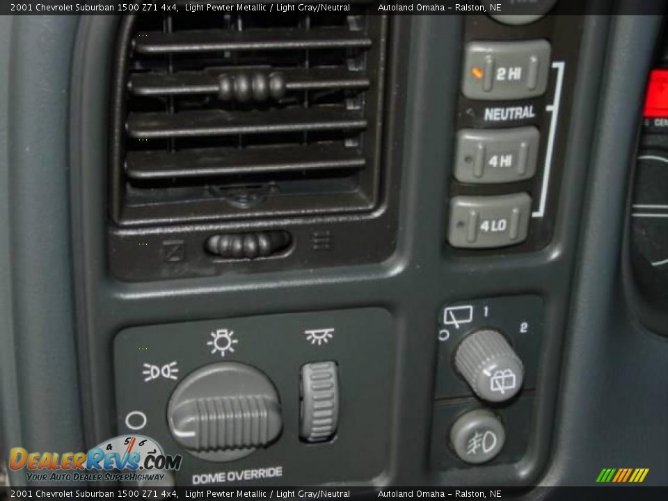 2001 Chevrolet Suburban 1500 Z71 4x4 Light Pewter Metallic / Light Gray/Neutral Photo #12