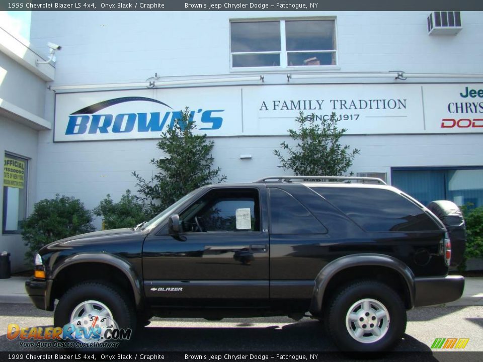 1999 Chevrolet Blazer LS 4x4 Onyx Black / Graphite Photo #1