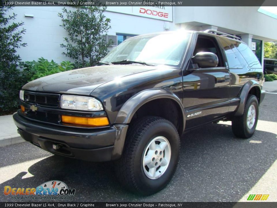 1999 Chevrolet Blazer LS 4x4 Onyx Black / Graphite Photo #2