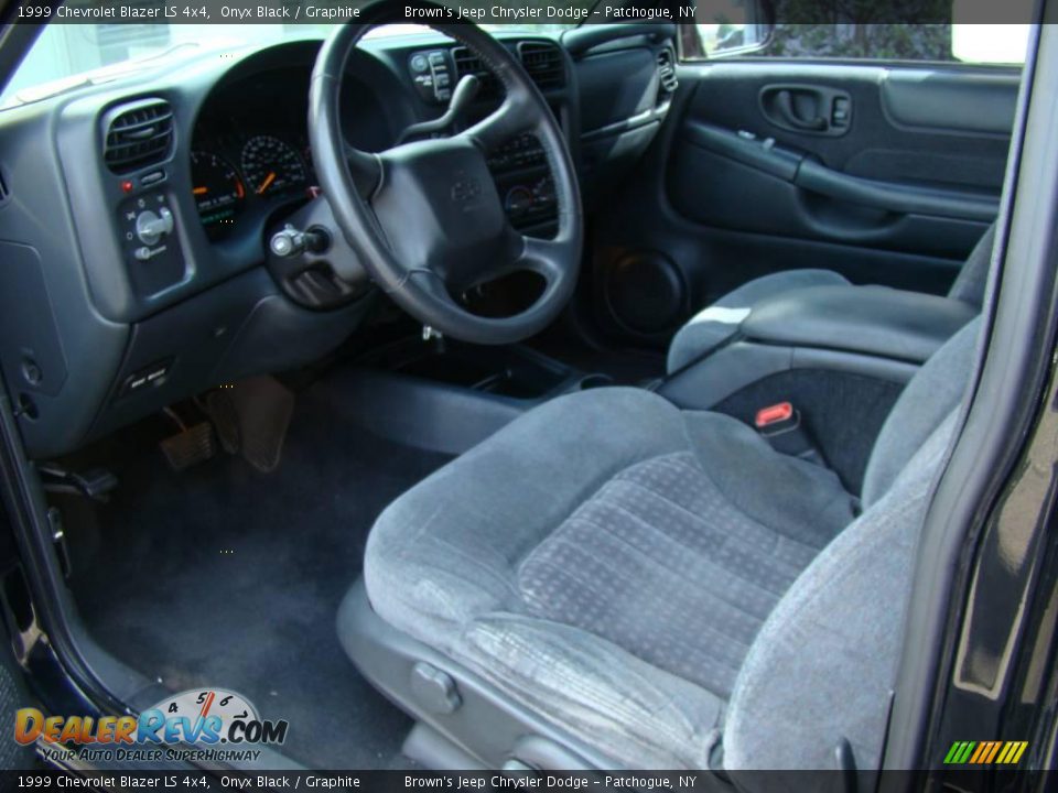 1999 Chevrolet Blazer LS 4x4 Onyx Black / Graphite Photo #10