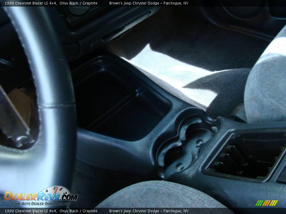 1999 Chevrolet Blazer LS 4x4 Onyx Black / Graphite Photo #13
