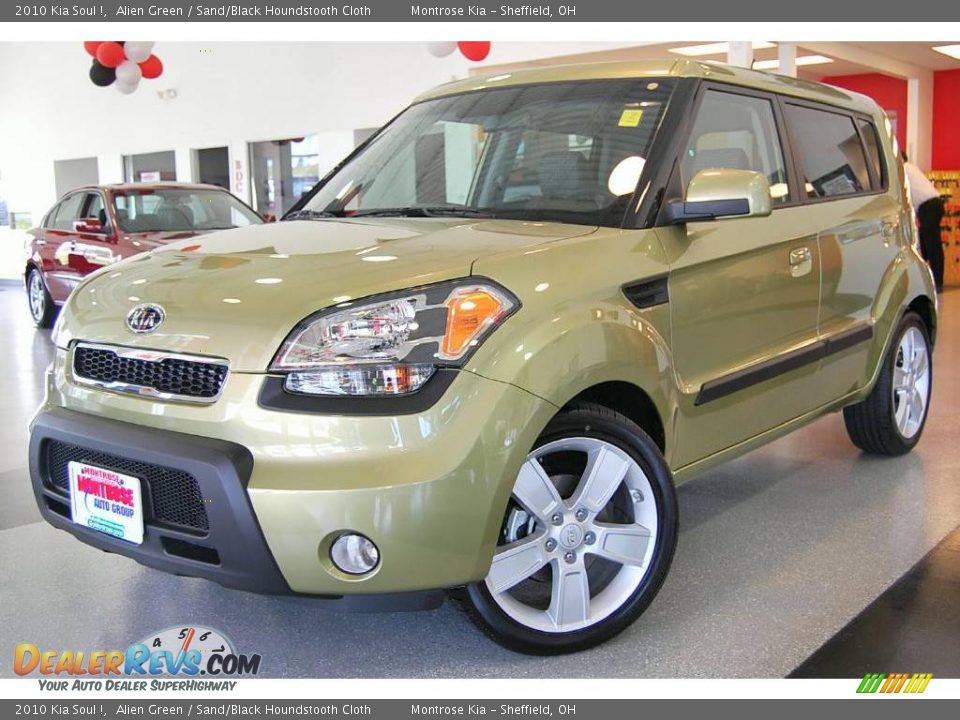 2010 Kia Soul ! Alien Green / Sand/Black Houndstooth Cloth Photo #1