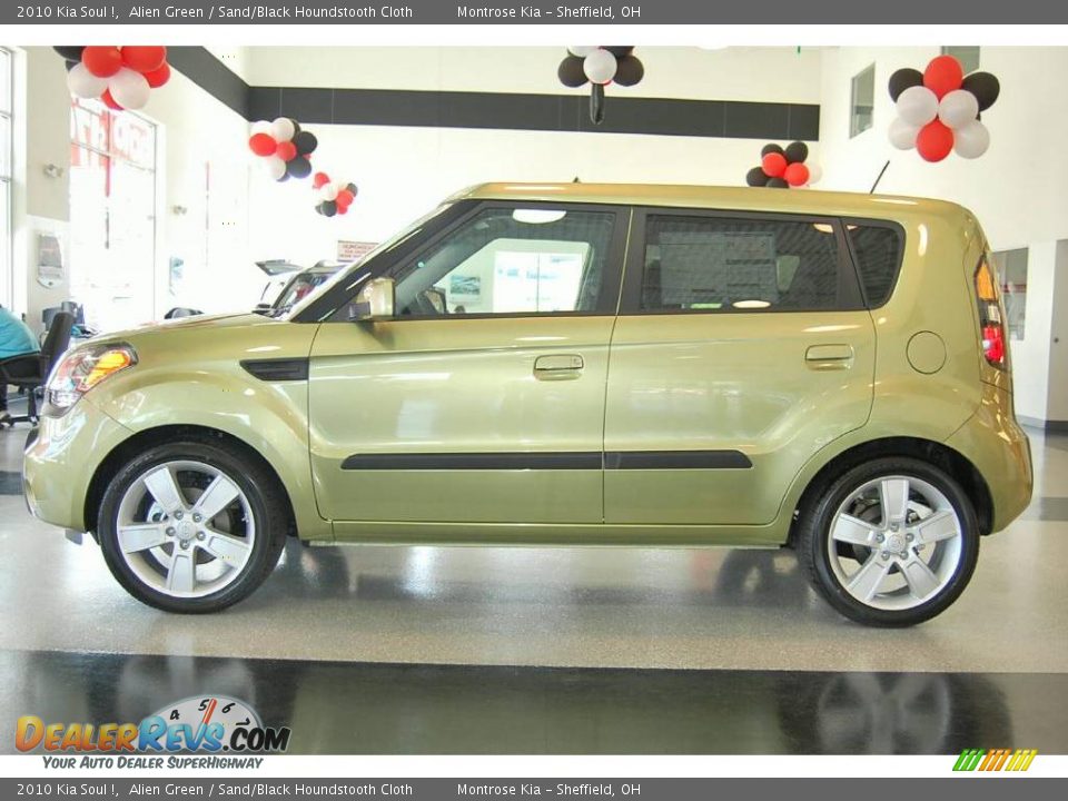 2010 Kia Soul ! Alien Green / Sand/Black Houndstooth Cloth Photo #2