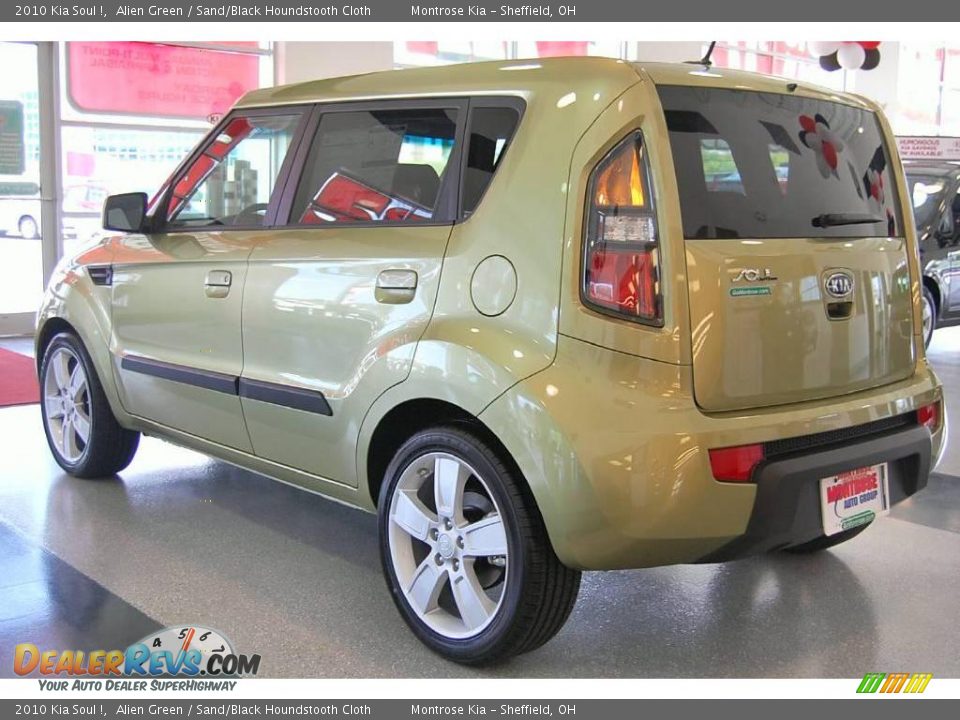 2010 Kia Soul ! Alien Green / Sand/Black Houndstooth Cloth Photo #4