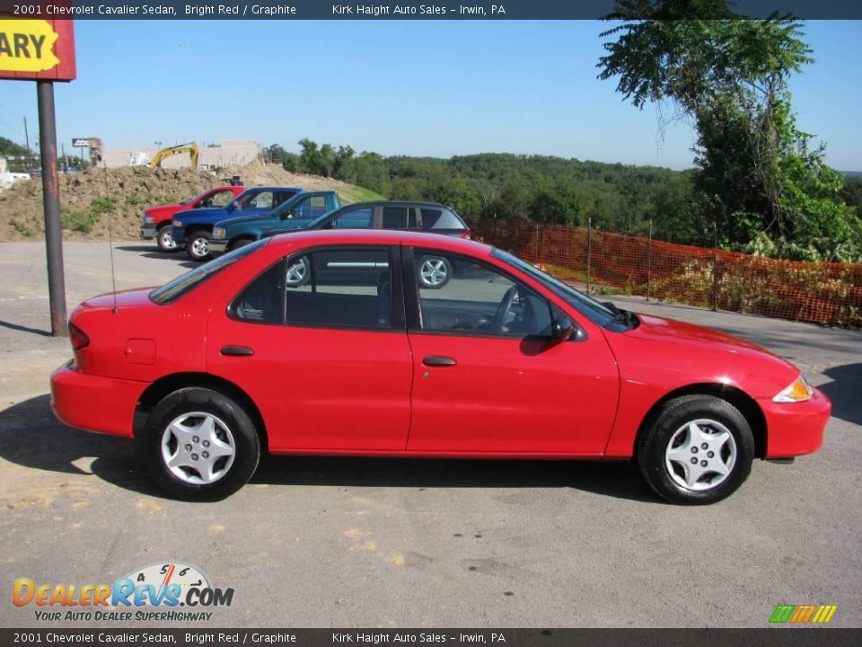 2001 Chevrolet Cavalier Sedan Bright Red / Graphite Photo #2