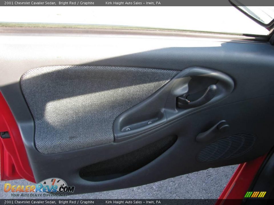 2001 Chevrolet Cavalier Sedan Bright Red / Graphite Photo #17