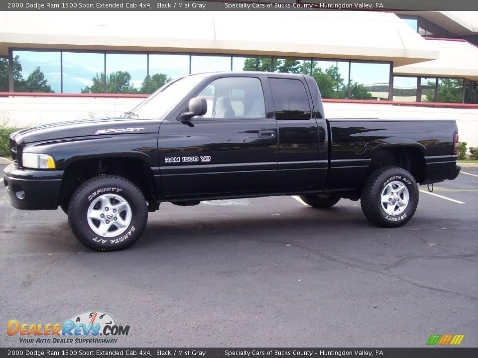 2000 Dodge Ram 1500 Sport Extended Cab 4x4 Black / Mist Gray Photo #2