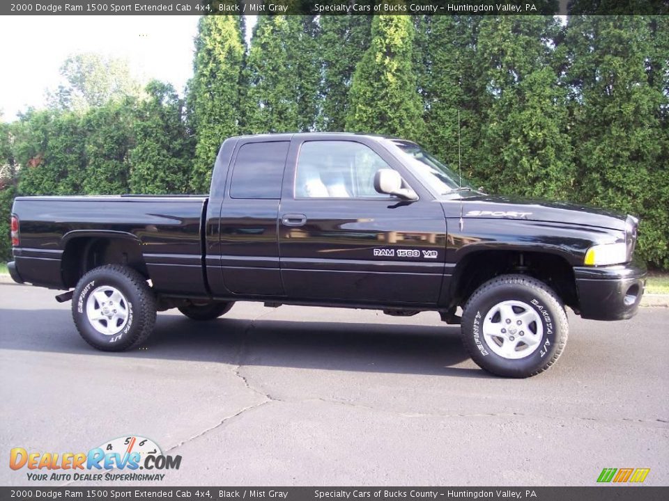 2000 Dodge Ram 1500 Sport Extended Cab 4x4 Black / Mist Gray Photo #17