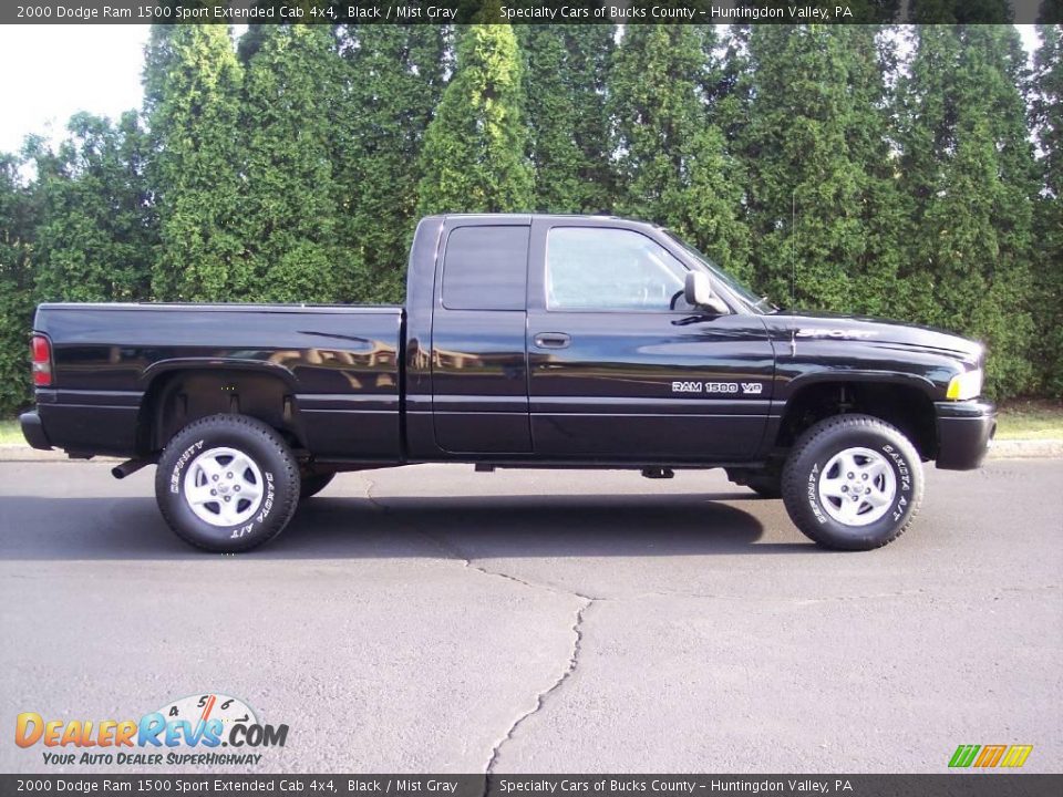 2000 Dodge Ram 1500 Sport Extended Cab 4x4 Black / Mist Gray Photo #18