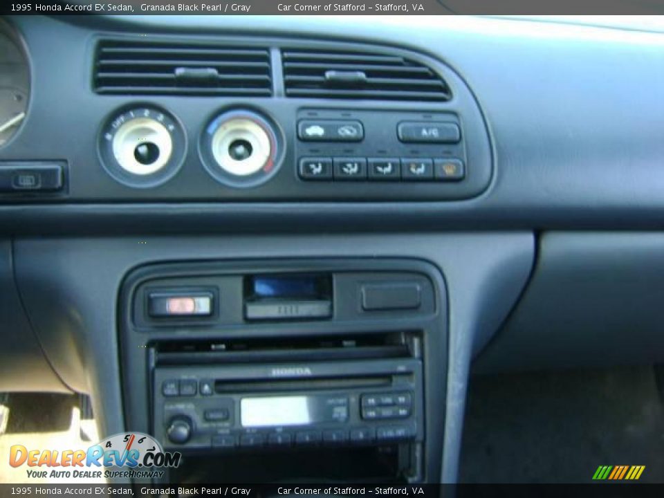 1995 Honda Accord EX Sedan Granada Black Pearl / Gray Photo #10